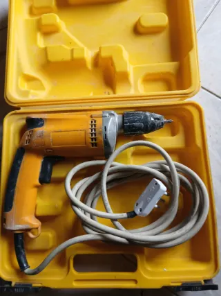 Avvitatore elettrico con valigetta