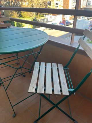 Tavolo e 2 Sedie da Giardino in Metallo