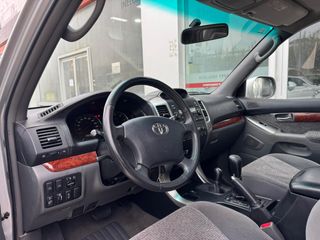 TOYOTA Land Cruiser 3.0 D4D VX