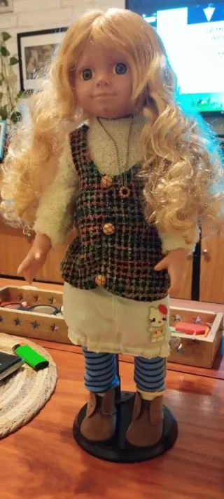 Muñeca antigua de colección con osito