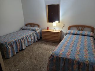 Pack 2 Camas + Cajonera