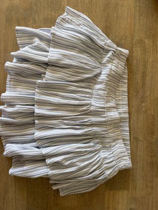 Falda stradivarius azul y blanca playera