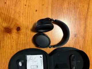 Sennheiser Accentum Plus Negros