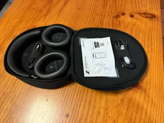 Sennheiser Accentum Plus Negros