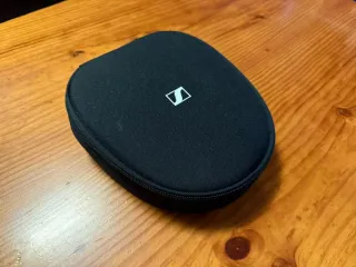 Sennheiser Accentum Plus Negros