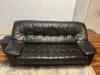 Sofá de piel negro tres plazas excelente estado