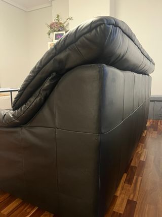 Sofá de piel negro tres plazas excelente estado