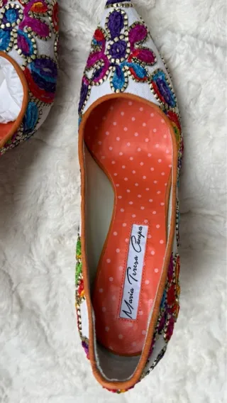 Zapatos de fiesta Maria Teresa Canepa multicolor.