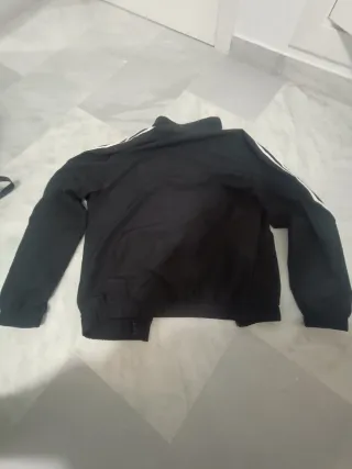 Sudadera Adidas Negra con Rayas Blancas