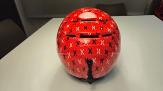 Casco de esquí infantil Carrera. Usado una vez.