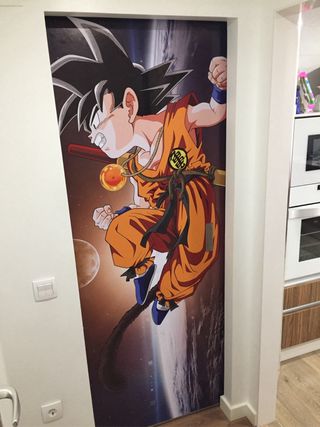 Puerta corredera hecha a mano con herraje