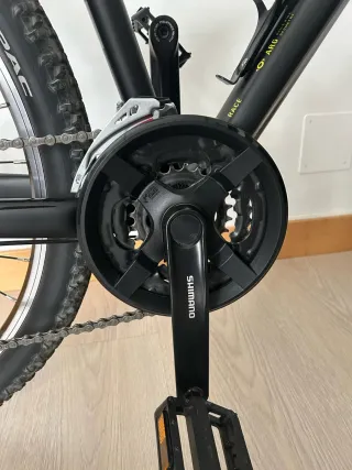 Bicicleta Cube Acid Negra y Amarilla