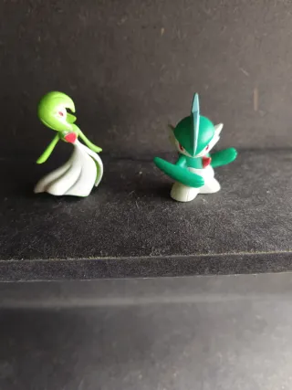 Lote Figuras Pokémon Gardevoir y Gallade
