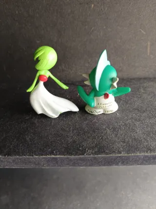 Lote Figuras Pokémon Gardevoir y Gallade