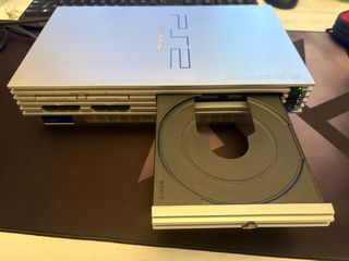 PlayStation 2 Plata - FAT.