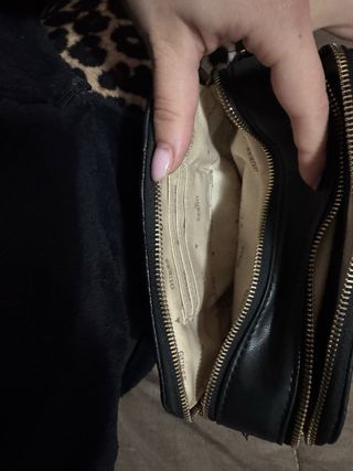 Borsa tracolla Guess nera e oro