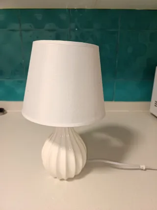 2 lámparas de pie y de mesa