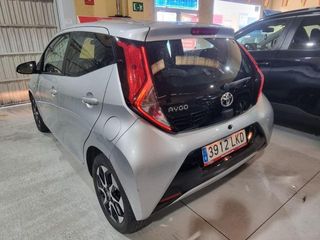 TOYOTA Aygo 5p 70 x-play