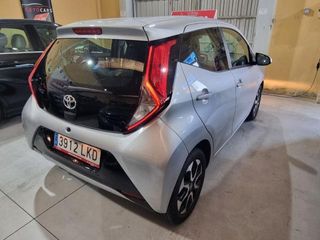TOYOTA Aygo 5p 70 x-play