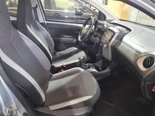 TOYOTA Aygo 5p 70 x-play