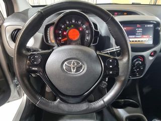TOYOTA Aygo 5p 70 x-play