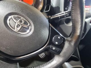 TOYOTA Aygo 5p 70 x-play