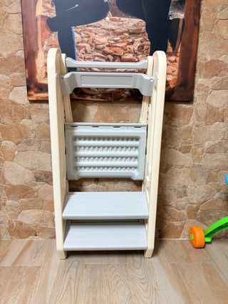 Escalera plegable para aseo infantil