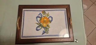 Vassoio lavorato a punto croce 25x35cm