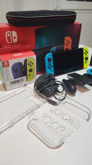Nintendo Switch + 2 mandos extra y funda