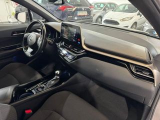 TOYOTA C-HR Hybrid Advance