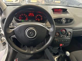 RENAULT Clio 1.2 16V 5 porte Dynamique