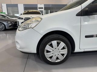 RENAULT Clio 1.2 16V 5 porte Dynamique