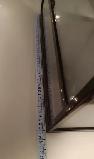 Terrario de marca Boyu con estuche para bombillas.