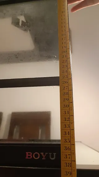 Terrario de marca Boyu con estuche para bombillas.