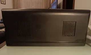 Terrario de marca Boyu con estuche para bombillas.