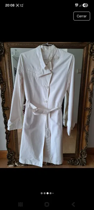 Gabardina blanca cuello mao