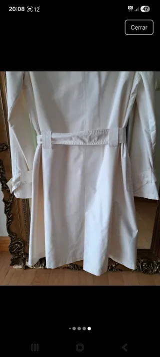 Gabardina blanca cuello mao