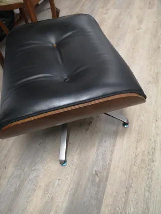 Poggiapiedi in pelle girevole nero - pouf