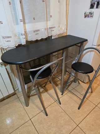 Mesita alta cocina y 2 taburetes