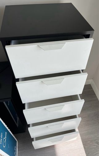 Cajonera IKEA ASKVOLL Negra y Blanca