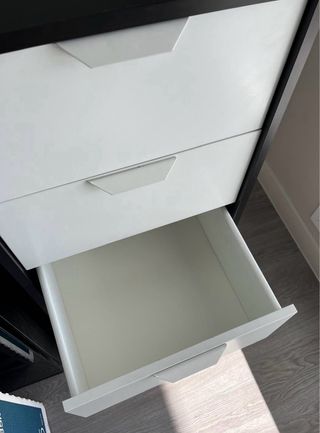 Cajonera IKEA ASKVOLL Negra y Blanca