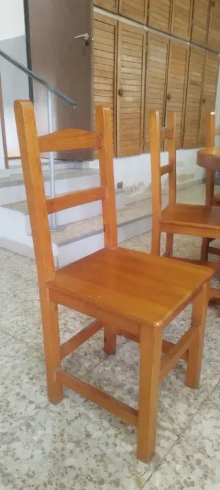 Mesa y 12 Sillas Pino Macizo