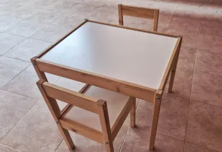 Conjunto mesa y 2 sillas infantiles madera