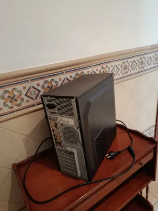 PC RTX 750 Ti, 232GB, 8GB RAM, i3