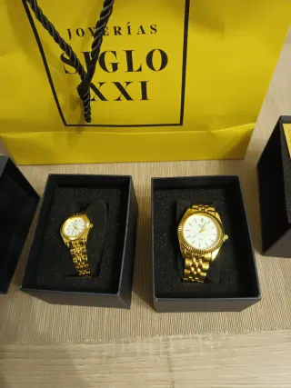 Pareja de relojes hombre y mujer.