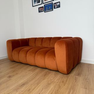 Sofá de diseño terciopelo naranja 2 plazas