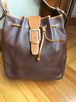 BOLSO BUCKET . MARCA CRISTIAN .PIEL .MADE IN ITALY