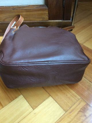 BOLSO BUCKET . MARCA CRISTIAN .PIEL .MADE IN ITALY