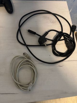 PS4 Negra + 2 Mandos + Juegos + Cables Internet