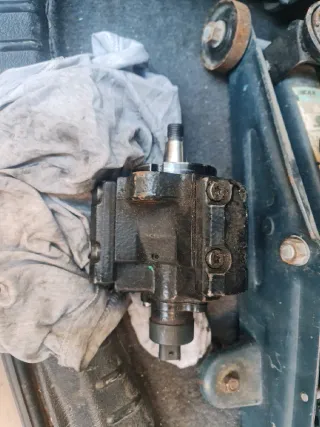 Bomba inyectora  bosch BMW E46 330D